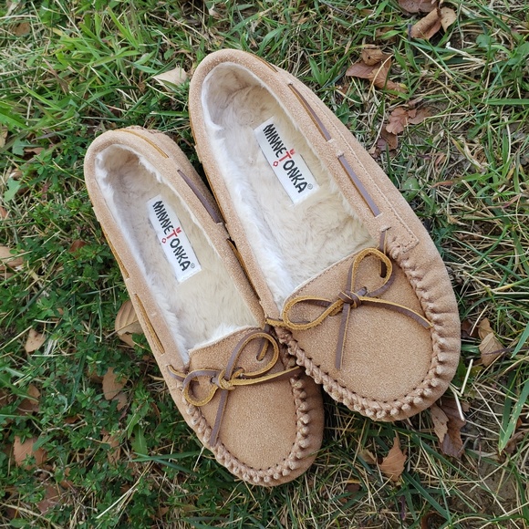 Minnetonka Womens Cally Faux Fur Suede Moccasin Slippers Size 7 Cozy Comfort - Picture 3 of 10